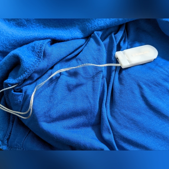 NEW Disney Stitch Women's Christmas Light Up Pullover Sweatshirt, Size 3XL(21) - Picture 6 of 7